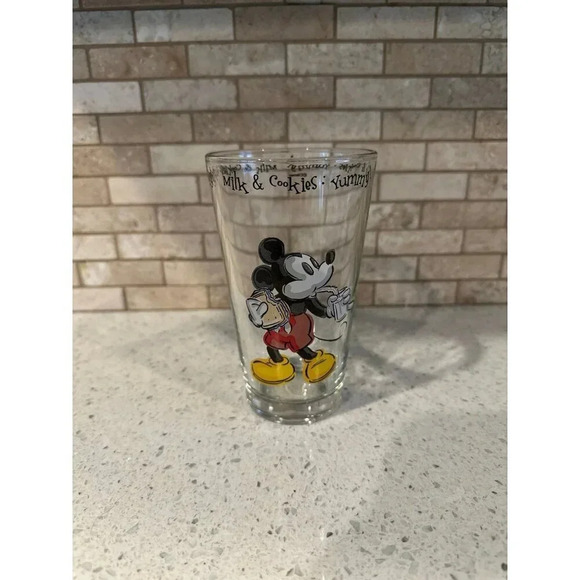 Retired Vintage Disney Store Mickey Mouse Milk and Cookies Pint Glass - Picture 1 of 4